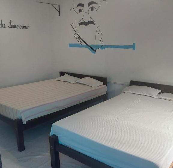 Quarto Familiar, Johnson S Homestay   Ecohouseboat