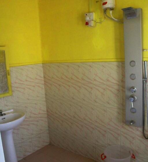 Quarto Estandar com Sacada, Johnson S Homestay   Ecohouseboat