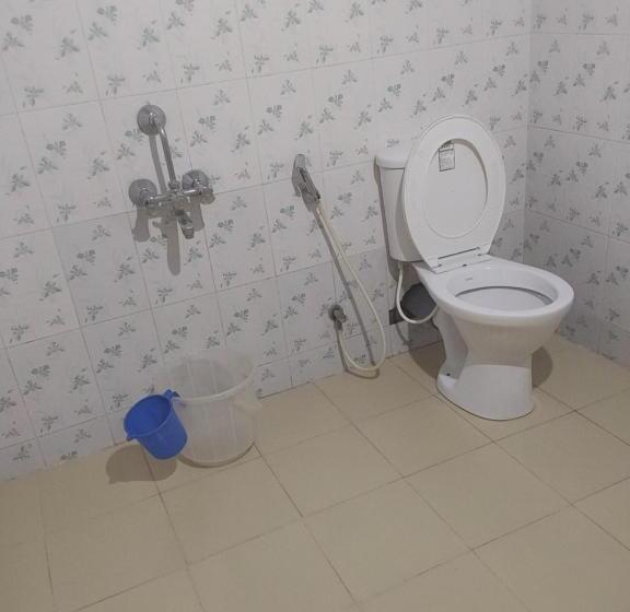 Quarto Quádruplo Estandar, Johnson S Homestay   Ecohouseboat