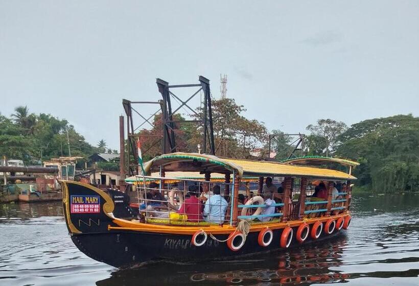 Quarto Estandar com Sacada, Johnson S Homestay   Ecohouseboat