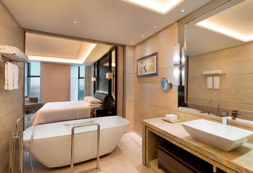 Люкс Клуб, Sheraton Changchun Jingyuetan