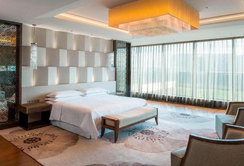 Люкс Президентский 2 Спальни, Sheraton Changchun Jingyuetan