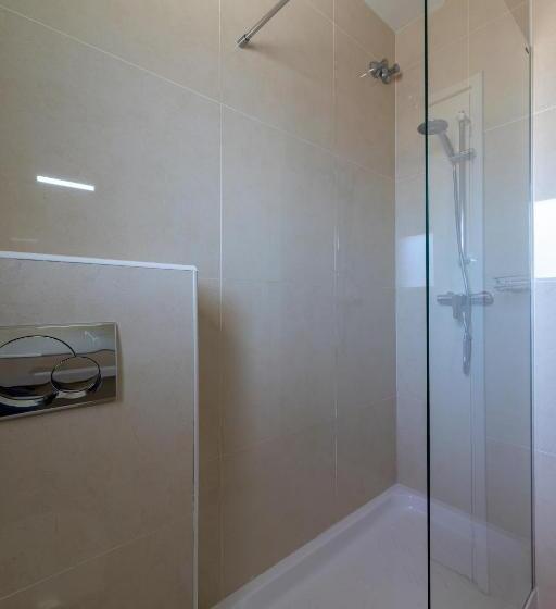 Номер Стандарт с Балконом, Hostal Alberana