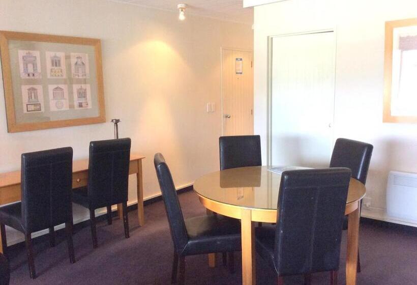 침실 3개 아파트, The Lofts Apartments