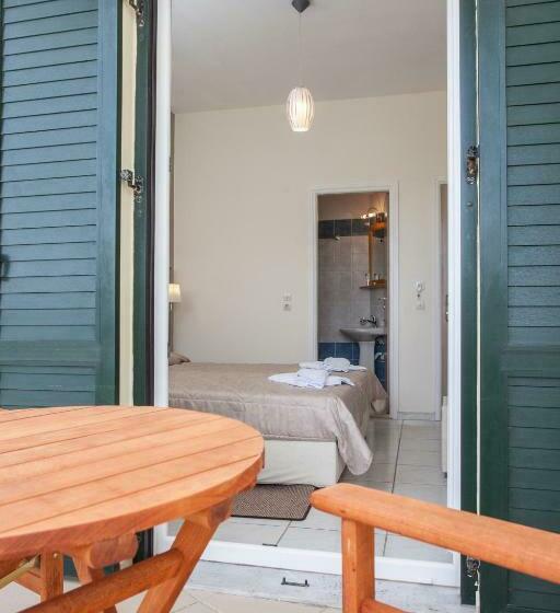 Номер Стандарт Трехместный, Akti Fine Rooms