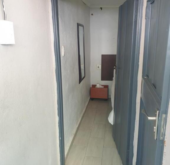 اتاق استاندارد یک نفره, Liam Travel Inn
