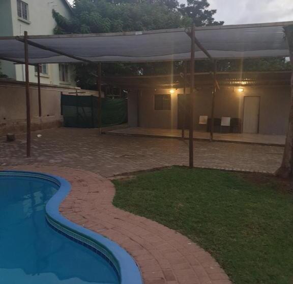 اتاق استاندارد یک نفره, Liam Travel Inn