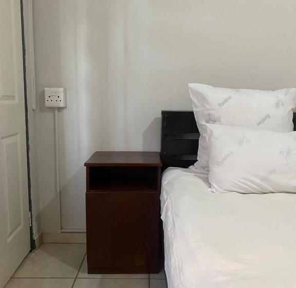 اتاق لوکس خانوادگی, Liam Travel Inn