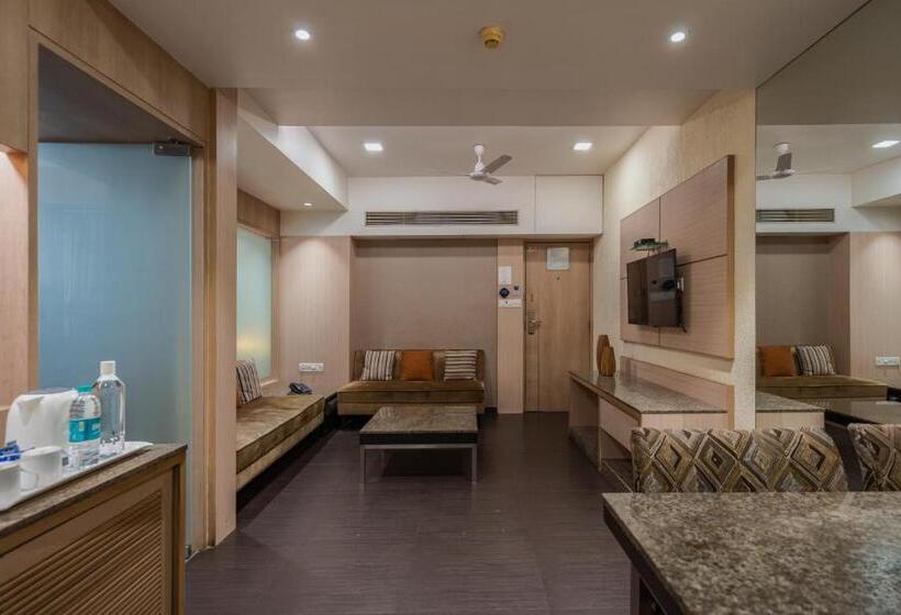 皇家套房, Gcc Hotel And Club