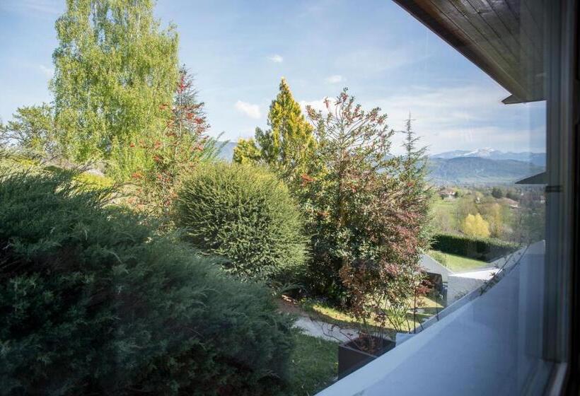 Номер Стандарт Вид на Сад, Chambre Avec Vue