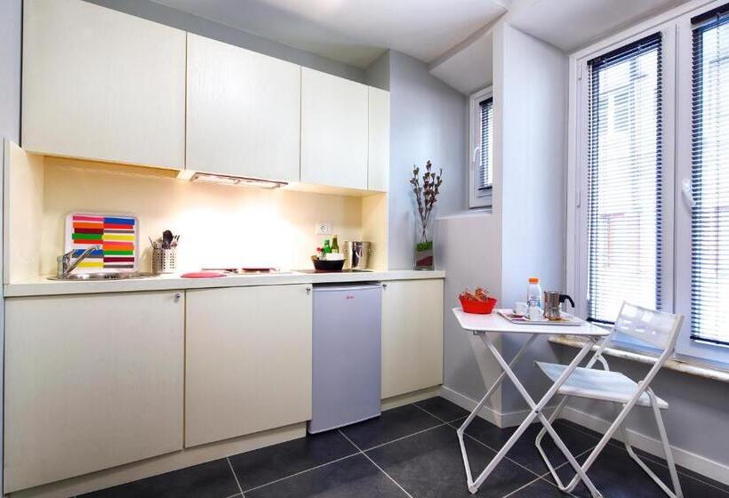 סוויטת ג'וניור משפחתית, Nearhome Smart Suites Guest House