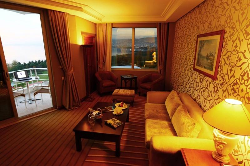 バルコニー付スイート, Emexotel Kocaeli