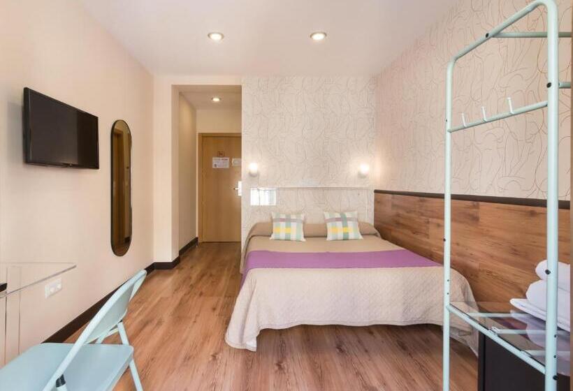 اتاق استاندارد با بالکن, Hostal Art Madrid