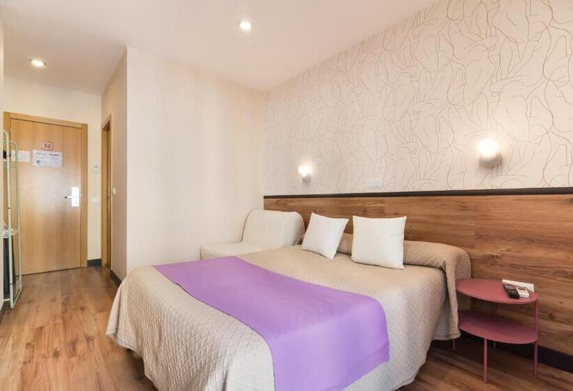 اتاق استاندارد با بالکن, Hostal Art Madrid