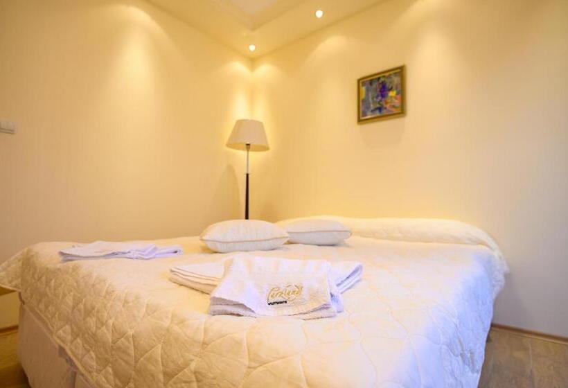 Студия Стандарт, Parklands Hotel & Pool