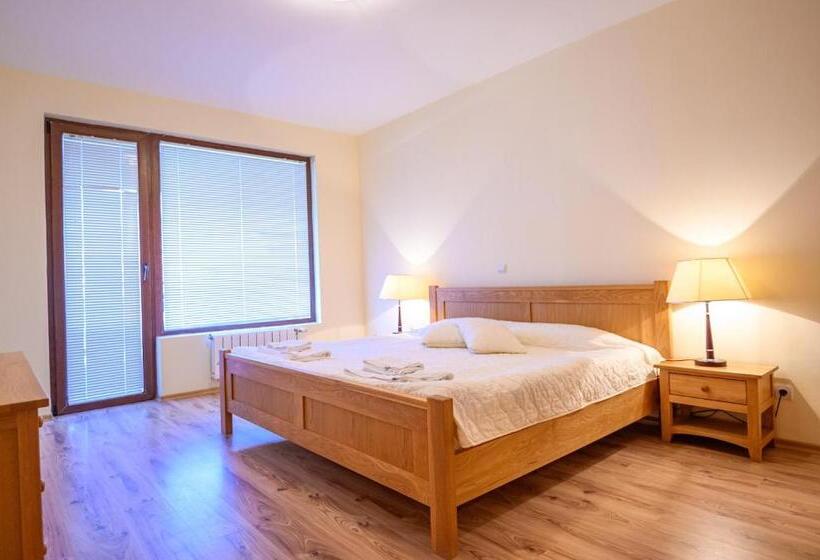 Апартаменты 3 Спальни, Parklands Hotel & Pool