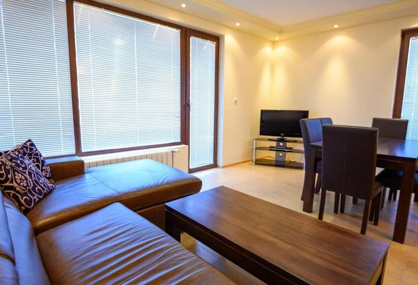 Апартаменты 2 Спальни, Parklands Hotel & Pool