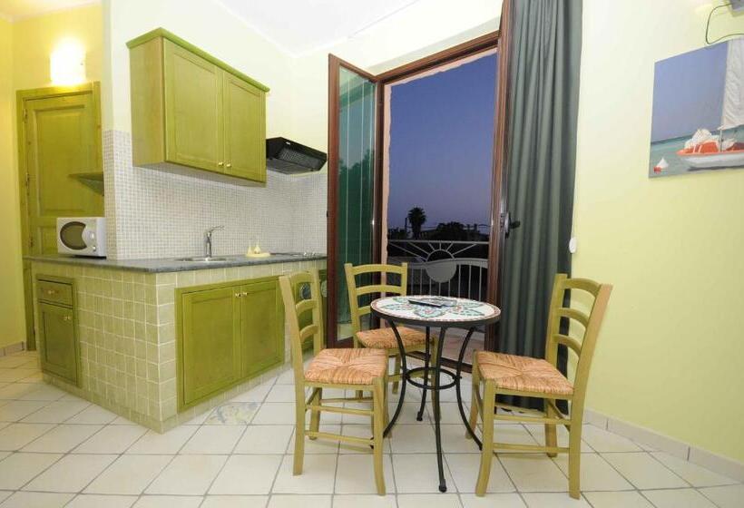 Estúdio Estandar com Sacada, Sun Tower Beach Apartments
