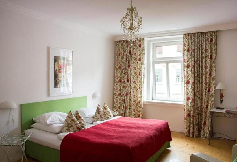 Номер Комфорт, Das Hotel In München