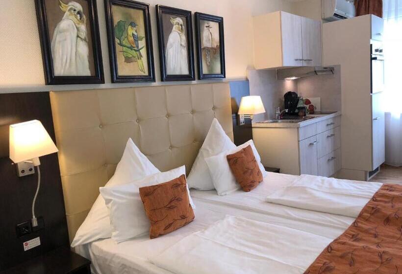스탠다드 스튜디오, Aparthotel Guzulka & Restaurant