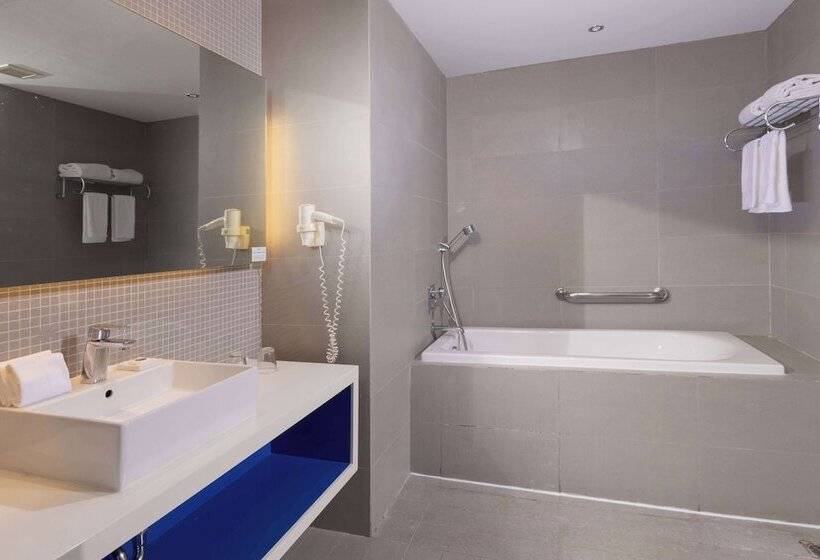 Полулюкс, Park Inn By Radisson Davao