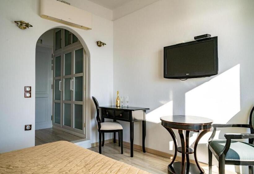 חדר אקזקיוטיב עם נוף, Delfini Villas