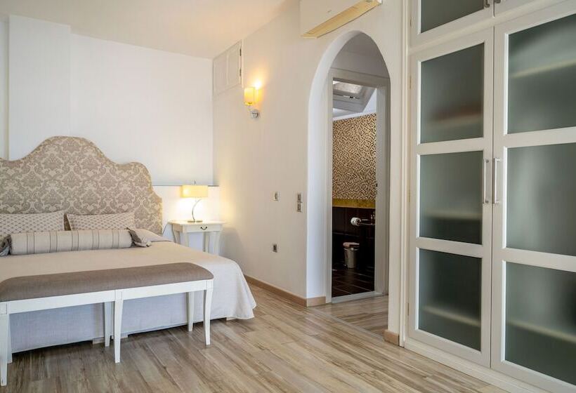 סוויטת אקזקיוטיב עם נוף, Delfini Villas