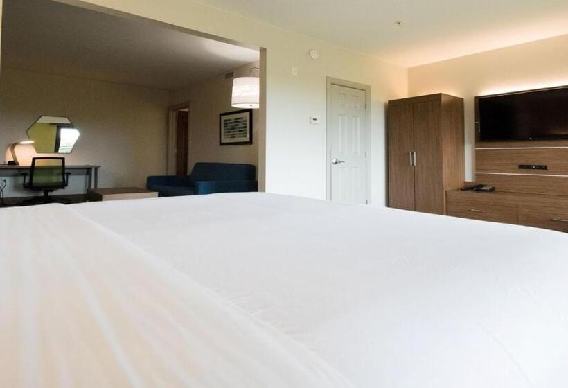Люкс с Балконом, Holiday Inn Express & Suites Lexington North West The Vineyard, An Ihg