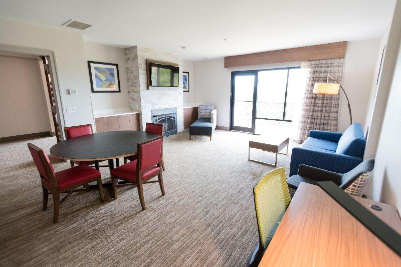 Люкс Кровать Кинг, Holiday Inn Express & Suites Lexington North West The Vineyard, An Ihg