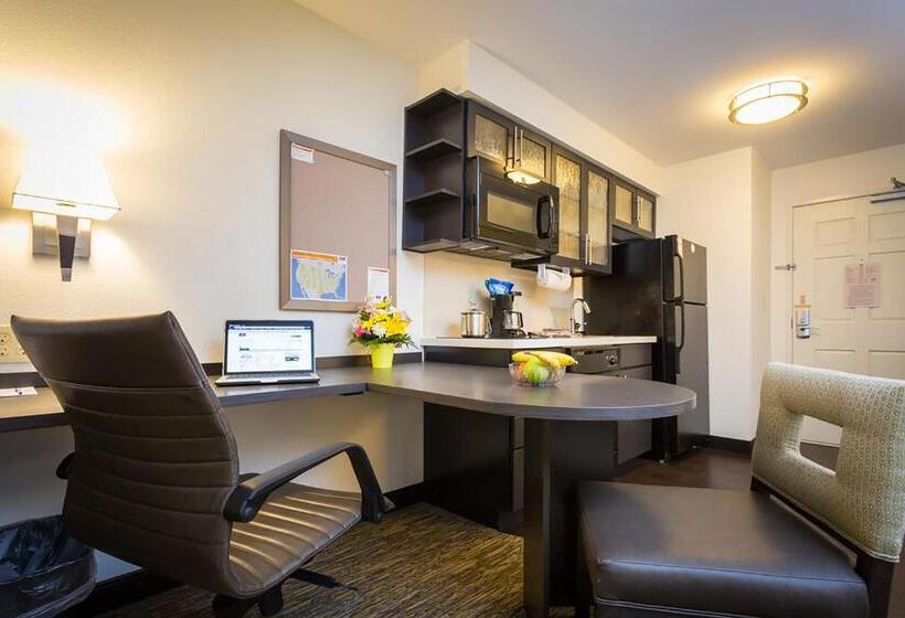 استودیوی استاندارد با تخت دوبل, Candlewood Suites Sidney, An Ihg