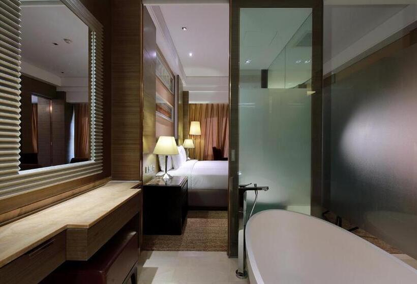 带大床的套房, Crowne Plaza Nanjing Jiangning, An Ihg