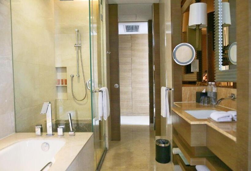 带大床的套房, Crowne Plaza Nanjing Jiangning, An Ihg