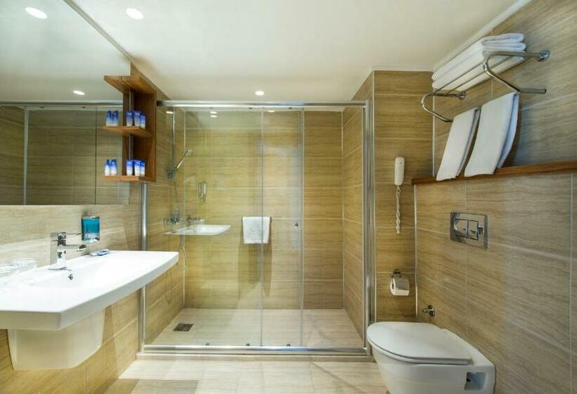 Семейный Номер Deluxe, Grand Park Lara