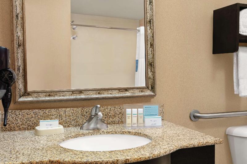 استودیو استاندارد با تخت کینگ, Hampton Inn & Suites Enid