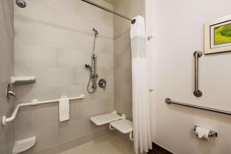Люкс Адаптированный для Инвалидов, Hampton Inn & Suites Portland/hillsboroevergreen Park
