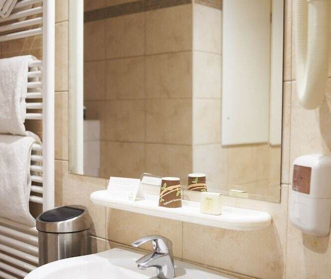 Номер Стандарт, Logis Hôtel Duquesne