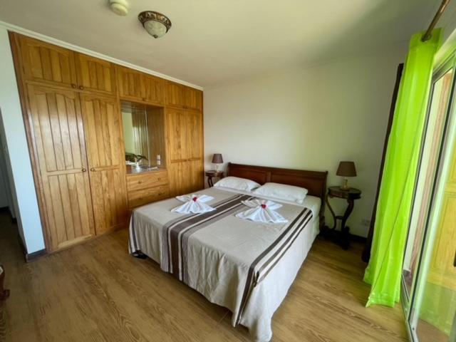 اتاق استاندارد با بالکن و چشم‌انداز دریا, Treasure Cove Hotel & Restaurant