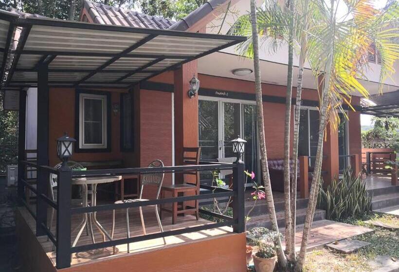 Quarto Quadruple Standart com Varanda, Bansuan Sangtawan Resort
