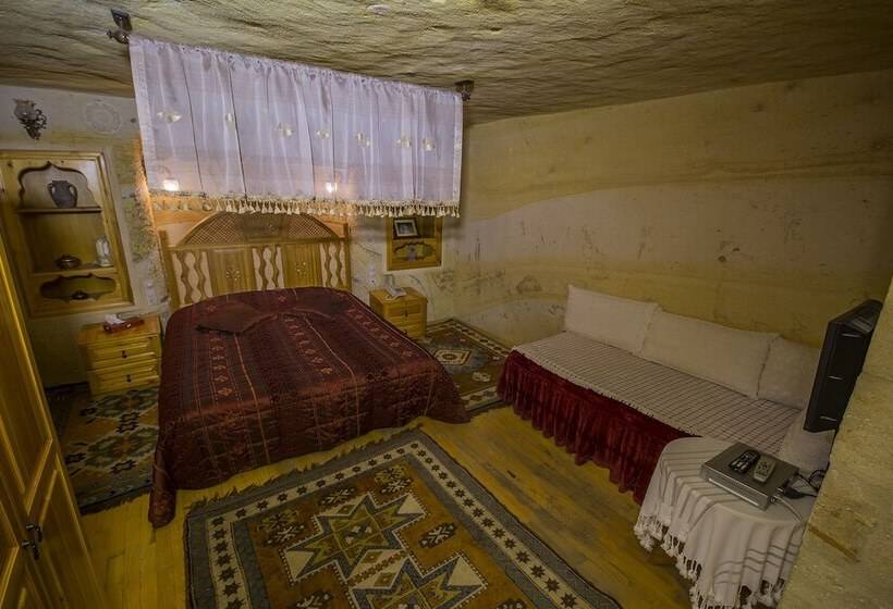 غرفة قياسية ثلاثية, Assiana Cave