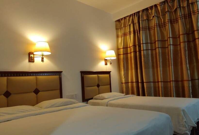 اتاق لوکس سه تخته, Oyo 90464 Borneo Suites