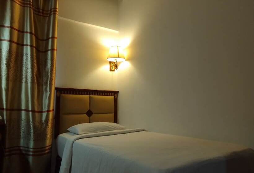اتاق لوکس یک تخته, Oyo 90464 Borneo Suites