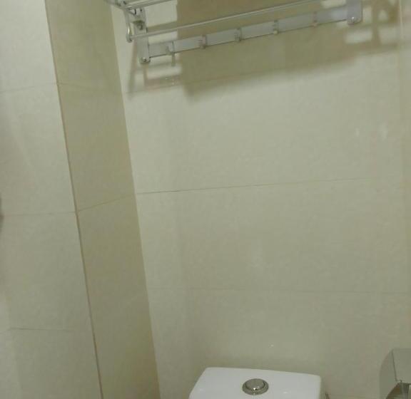 اتاق لوکس یک تخته, Oyo 90464 Borneo Suites