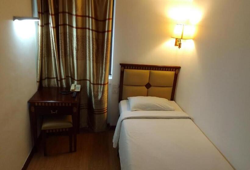 اتاق لوکس یک تخته, Oyo 90464 Borneo Suites
