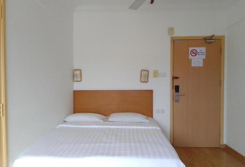 디럭스 룸 킹사이즈 침대, Oyo 90464 Borneo Suites