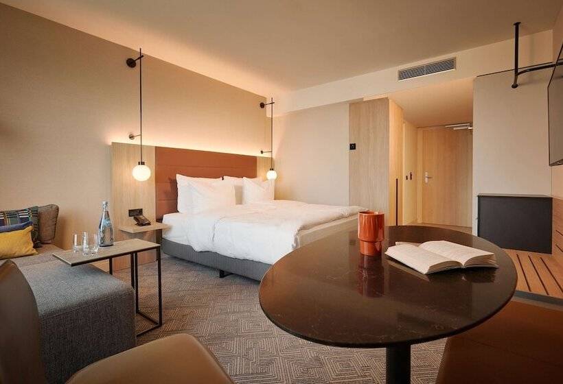 استودیوی استاندارد, Adina Apartment Hotel Stuttgart