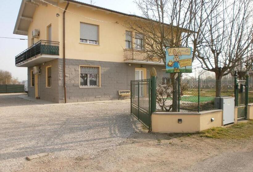 Standard room with outdoor bath, Il Leprotto   Room & Breakfast