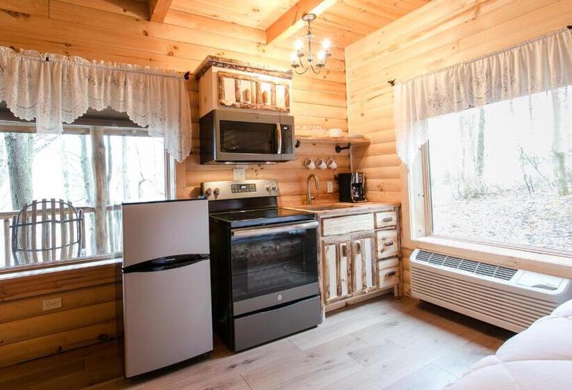 キングサイズベッドのスイートルーム, Coblentz Country Lodge By Amish Country Lodging
