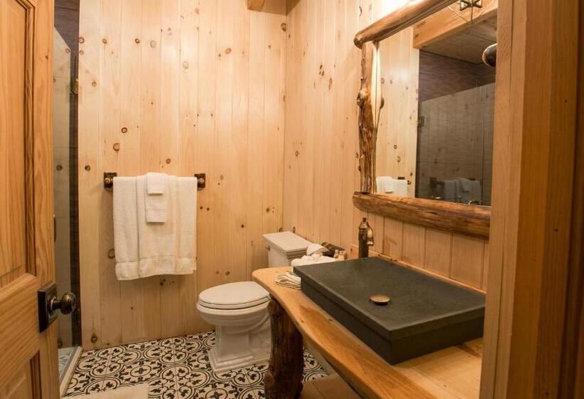 스위트 킹사이즈 침대, Coblentz Country Lodge By Amish Country Lodging