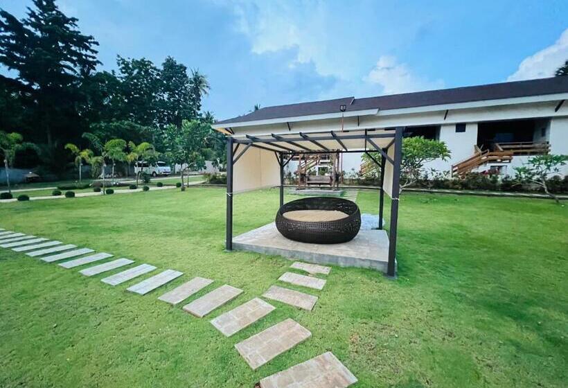 اتاق خانوادگی با چشم‌انداز باغ, Fig Sunset View Resort