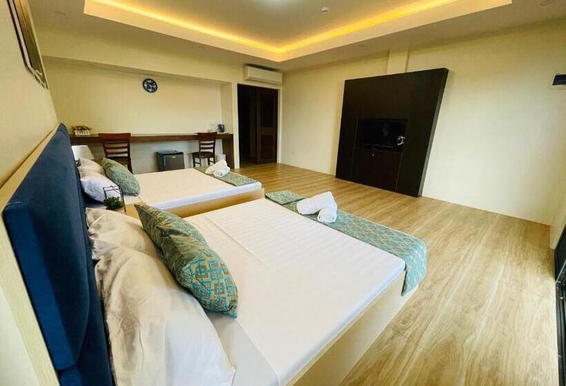 اتاق خانوادگی با چشم‌انداز جانبی دریا, Fig Sunset View Resort